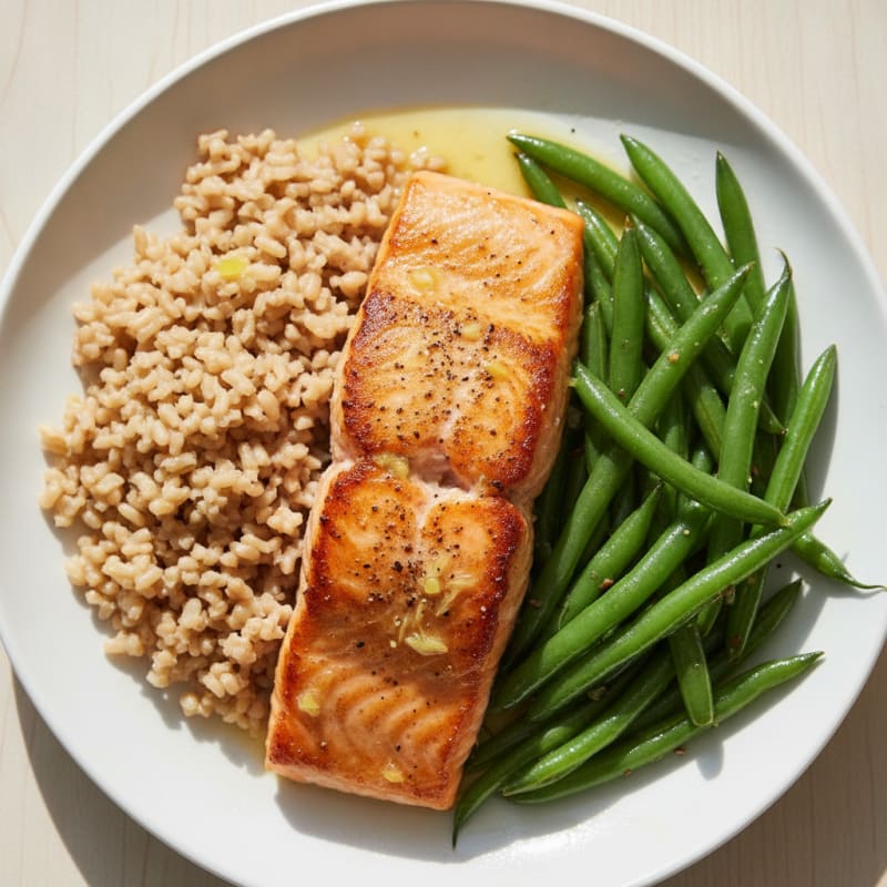 Seared Salmon Fillet with Steamed Green Beans and Brown Rice