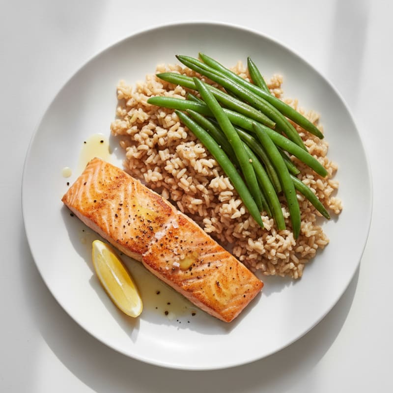 Seared Salmon with Steamed Green Beans and Brown Rice