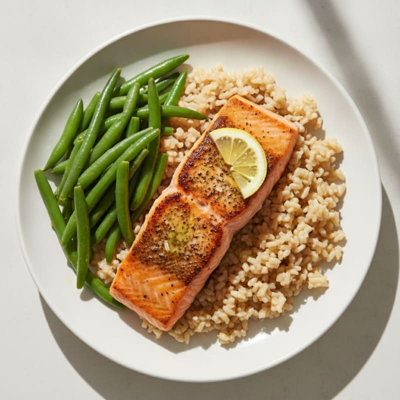 Seared Salmon Fillet with Steamed Green Beans and Brown Rice