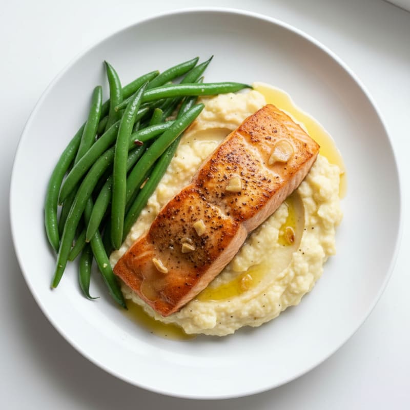 Seared Salmon with Steamed Green Beans and Garlic Mashed Cauliflower