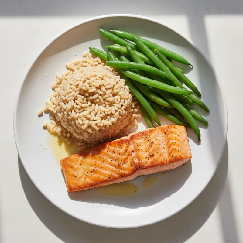 Seared Salmon Fillet with Steamed Green Beans and Brown Rice