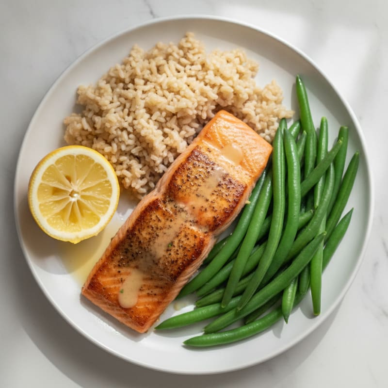 Seared Salmon with Steamed Green Beans and Brown Rice
