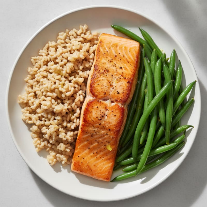 Seared Salmon with Steamed Green Beans and Brown Rice