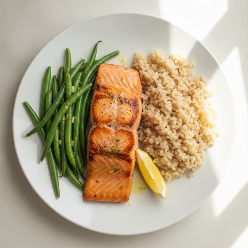 Seared Salmon Fillet with Steamed Green Beans and Brown Rice