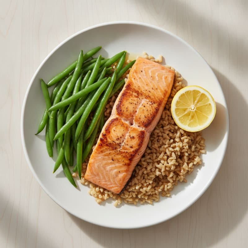 Seared Salmon Fillet with Steamed Green Beans and Brown Rice