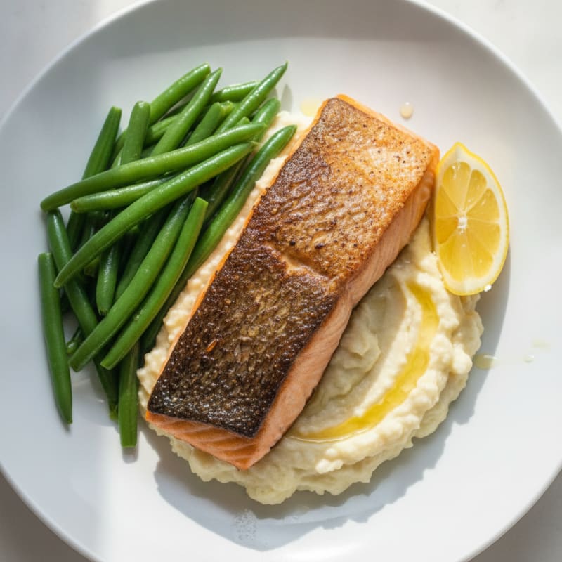 Seared Salmon Fillet with Steamed Green Beans and Garlic Mashed Cauliflower