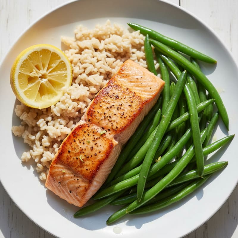 Seared Salmon with Steamed Green Beans and Brown Rice