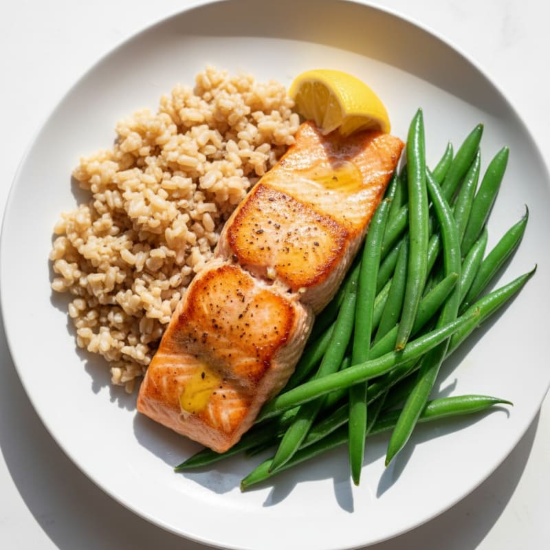 Seared Salmon Fillet with Steamed Green Beans and Brown Rice