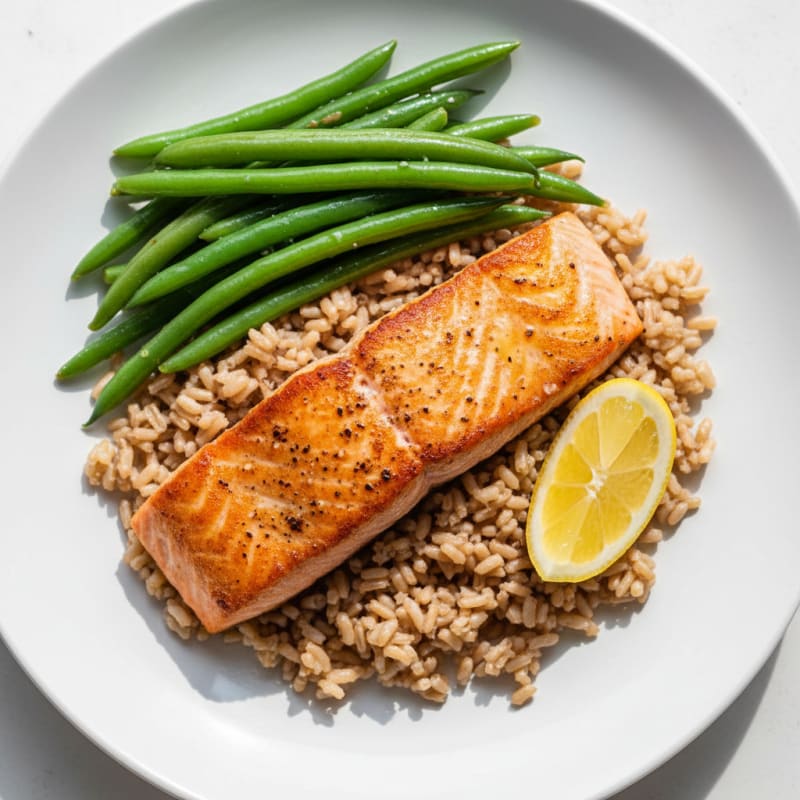 Seared Salmon Fillet with Steamed Green Beans and Brown Rice