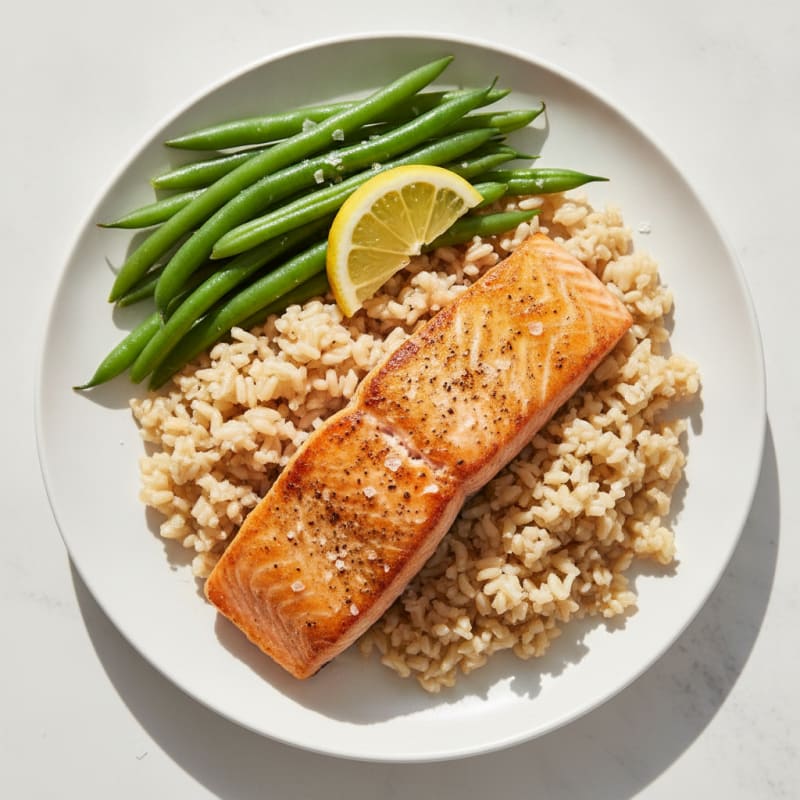 Seared Salmon with Steamed Green Beans and Brown Rice