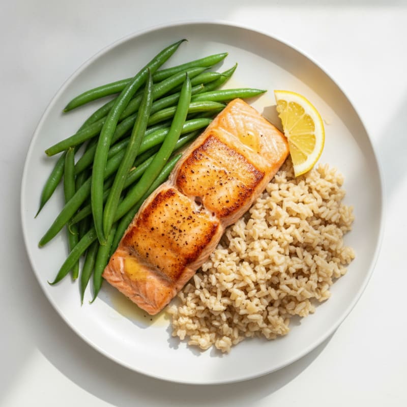 Seared Salmon with Steamed Green Beans and Brown Rice
