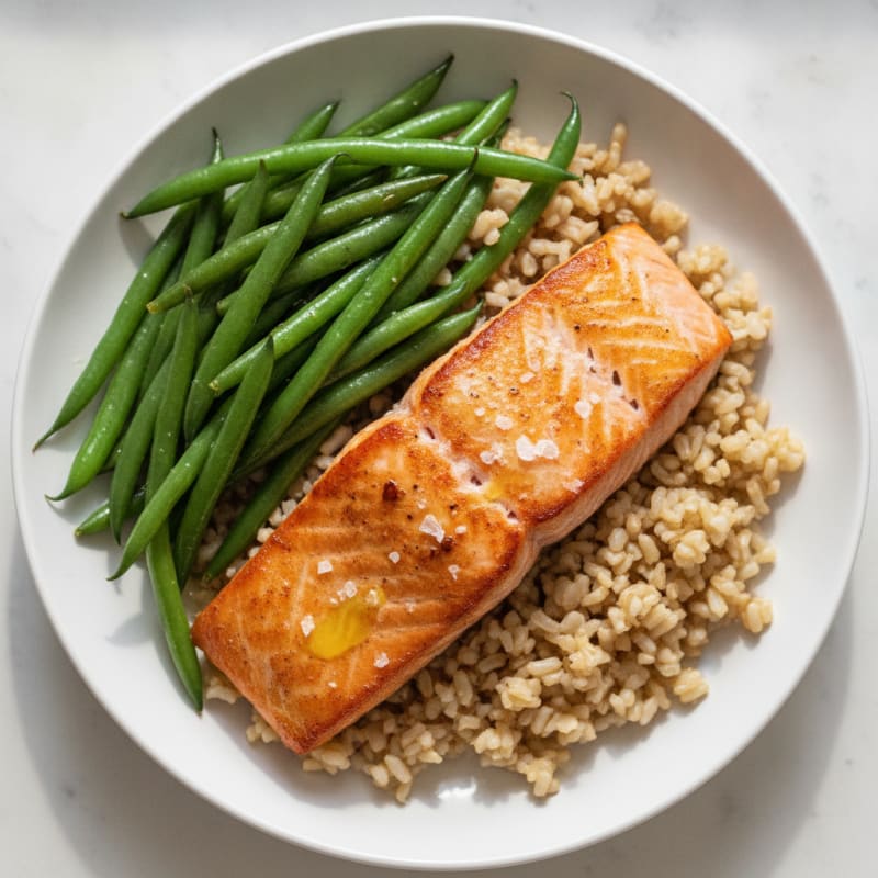 Seared Salmon Fillet with Steamed Green Beans and Brown Rice
