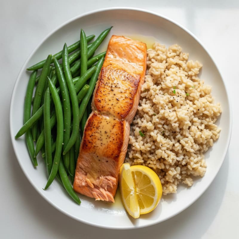 Seared Salmon with Steamed Green Beans and Brown Rice