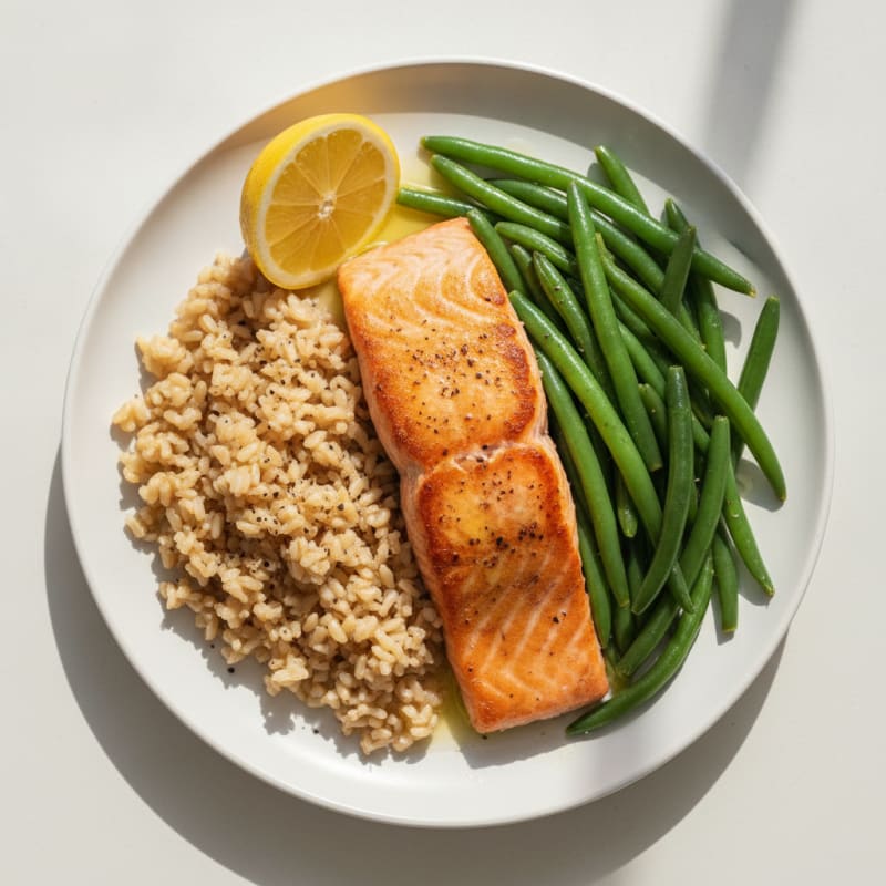 Seared Salmon with Steamed Green Beans and Brown Rice