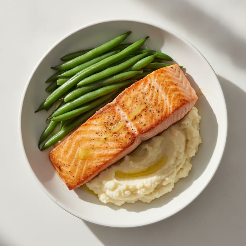 Seared Salmon with Steamed Green Beans and Garlic Mashed Cauliflower