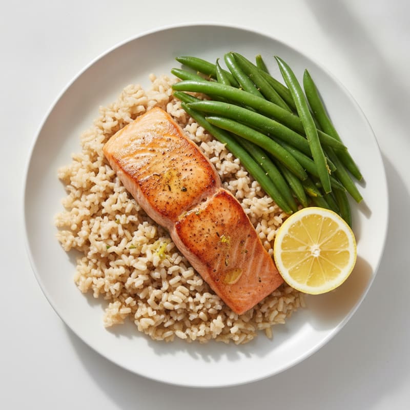 Seared Salmon Filet with Steamed Green Beans and Brown Rice