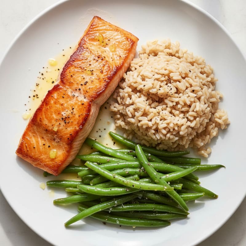 Seared Salmon with Steamed Green Beans and Brown Rice
