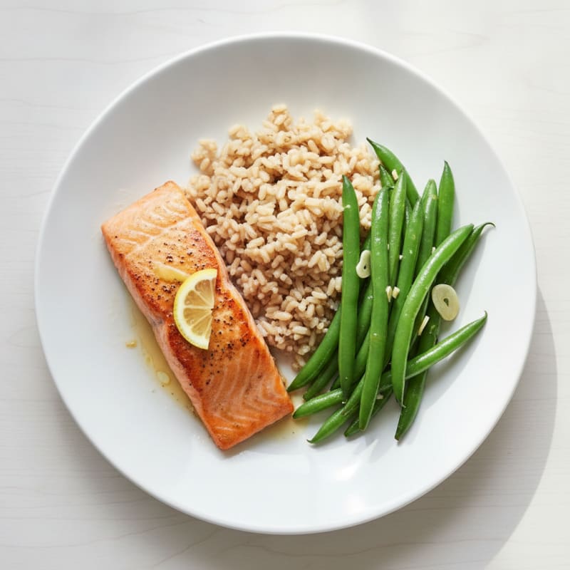 Pan-Seared Salmon with Steamed Green Beans and Brown Rice