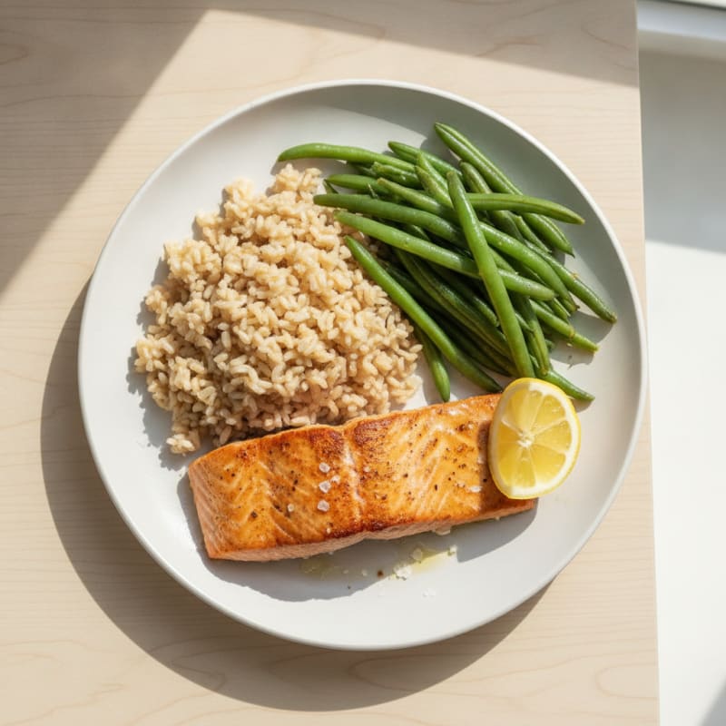 Seared Salmon with Steamed Green Beans and Brown Rice