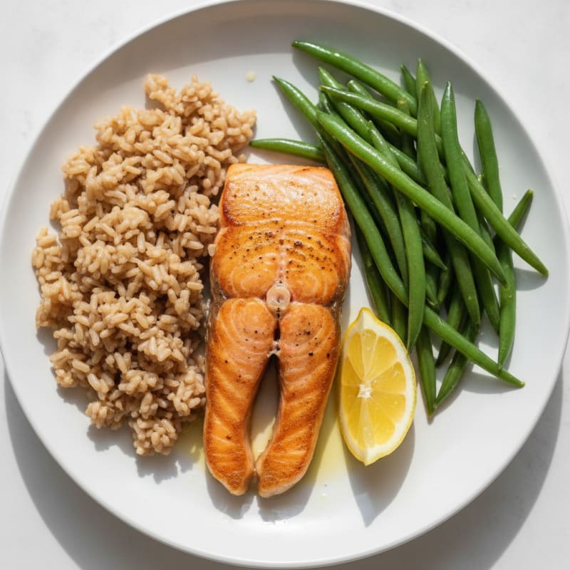 Seared Salmon with Steamed Green Beans and Brown Rice