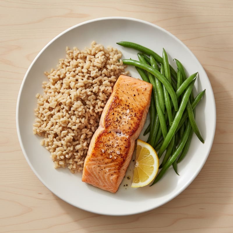 Seared Salmon with Steamed Green Beans and Brown Rice