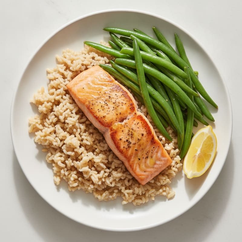 Seared Salmon with Steamed Green Beans and Brown Rice