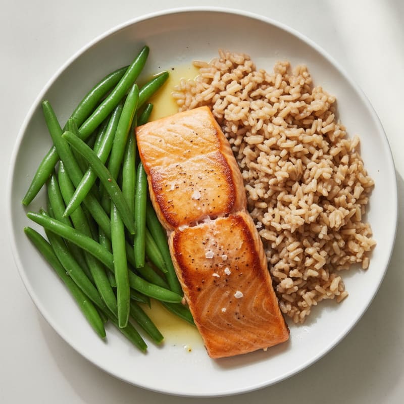 Seared Salmon with Steamed Green Beans and Brown Rice