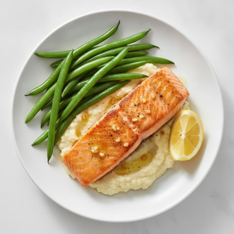 Seared Salmon Fillet with Steamed Green Beans and Cauliflower Mash