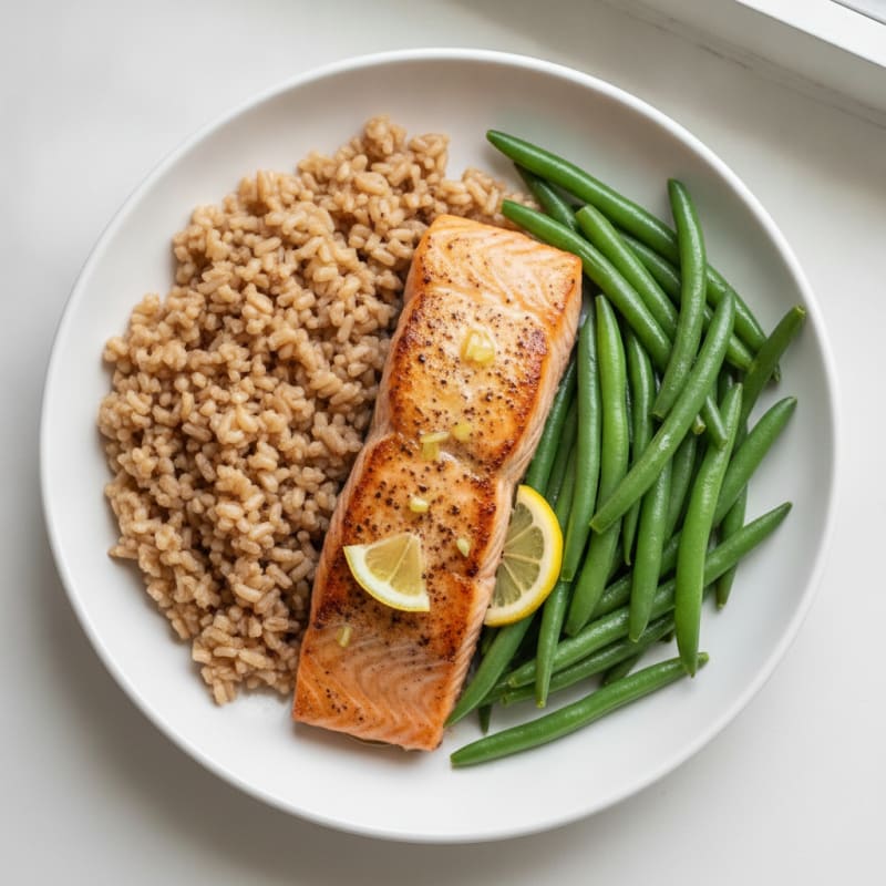 Seared Salmon with Steamed Green Beans and Brown Rice