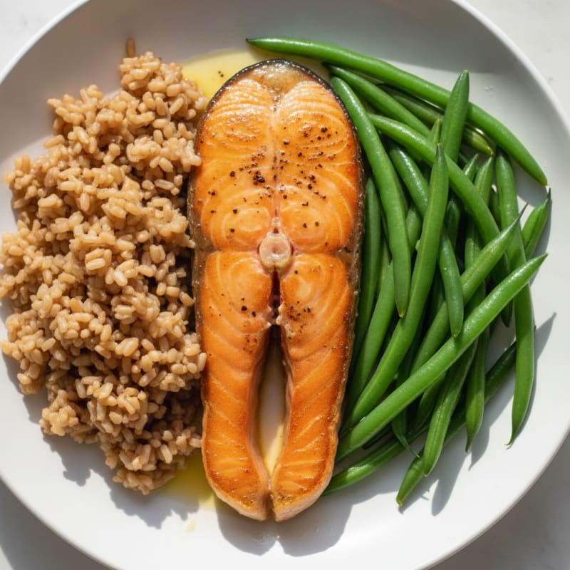 Seared Salmon Fillet with Steamed Green Beans and Brown Rice