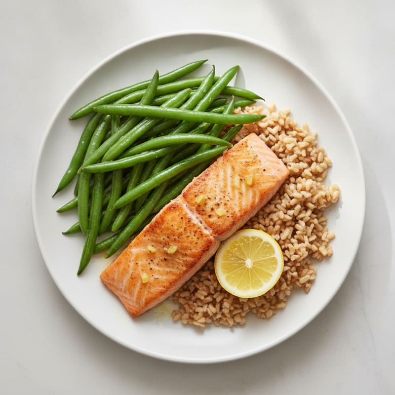 Seared Salmon Fillet with Steamed Green Beans and Brown Rice
