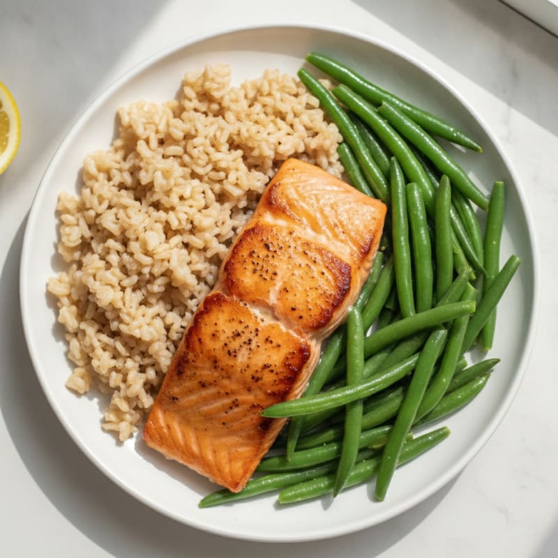 Seared Salmon with Steamed Green Beans and Brown Rice