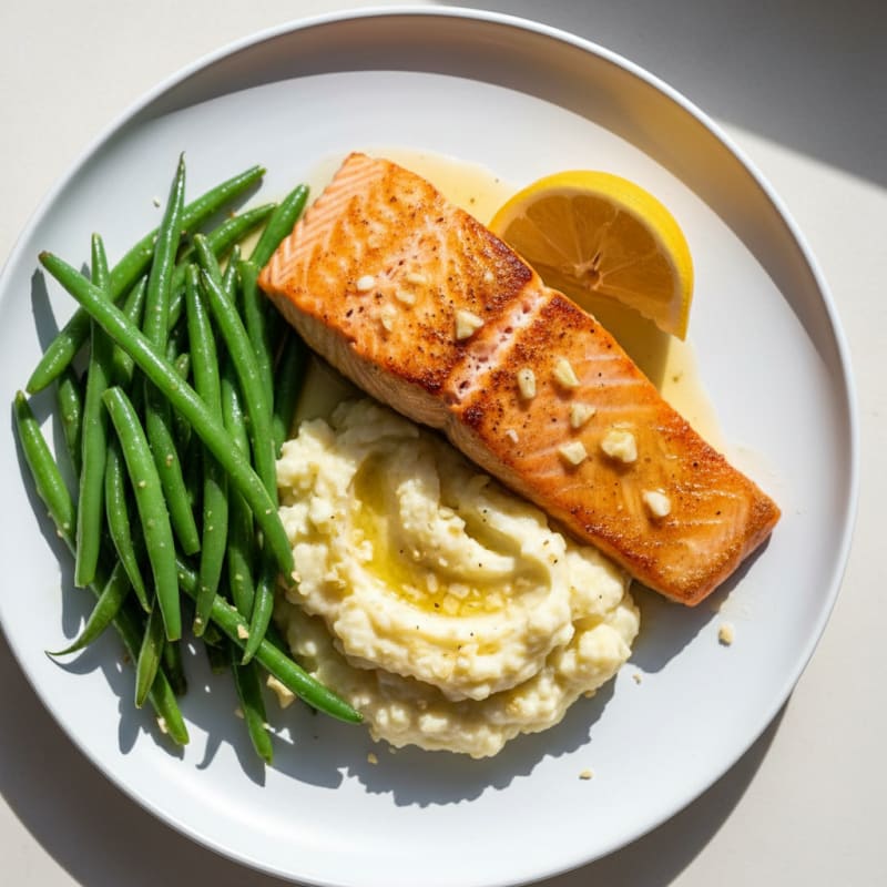 Seared Salmon Fillet with Steamed Green Beans and Garlic Mashed Cauliflower