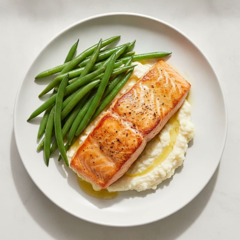 Seared Salmon Fillet with Steamed Green Beans and Cauliflower Mash