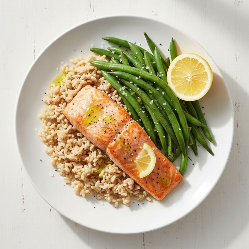 Seared Salmon with Steamed Green Beans and Brown Rice