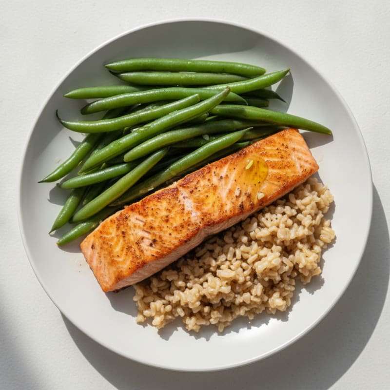 Seared Salmon with Steamed Green Beans and Brown Rice