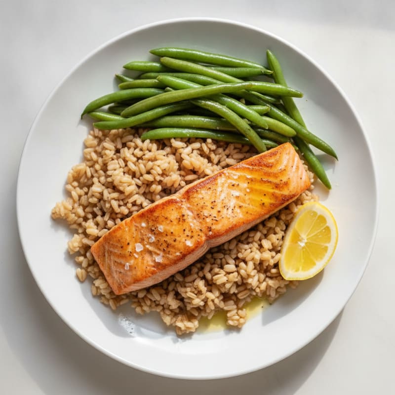 Seared Salmon Fillet with Steamed Green Beans and Brown Rice