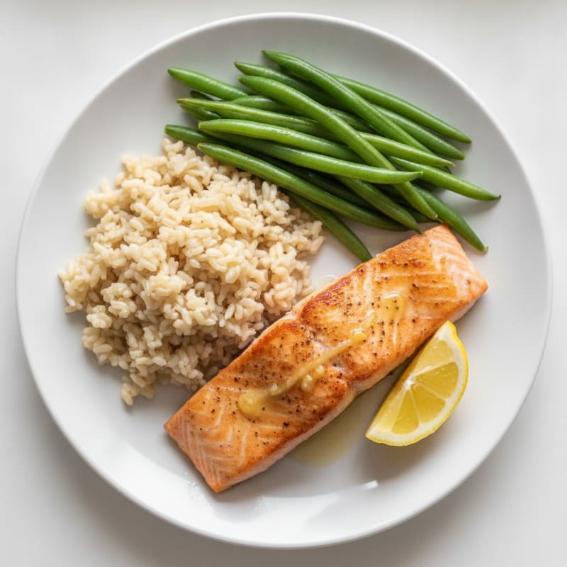Seared Salmon Fillet with Steamed Green Beans and Brown Rice