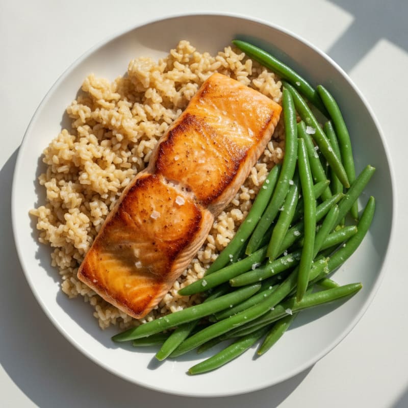 Seared Salmon with Steamed Green Beans and Brown Rice