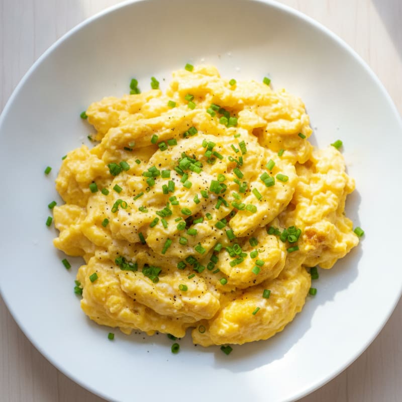 Fluffy Scrambled Eggs with Chives