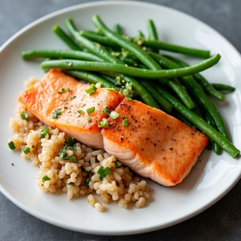 Seared Salmon with Steamed Green Beans and Brown Rice