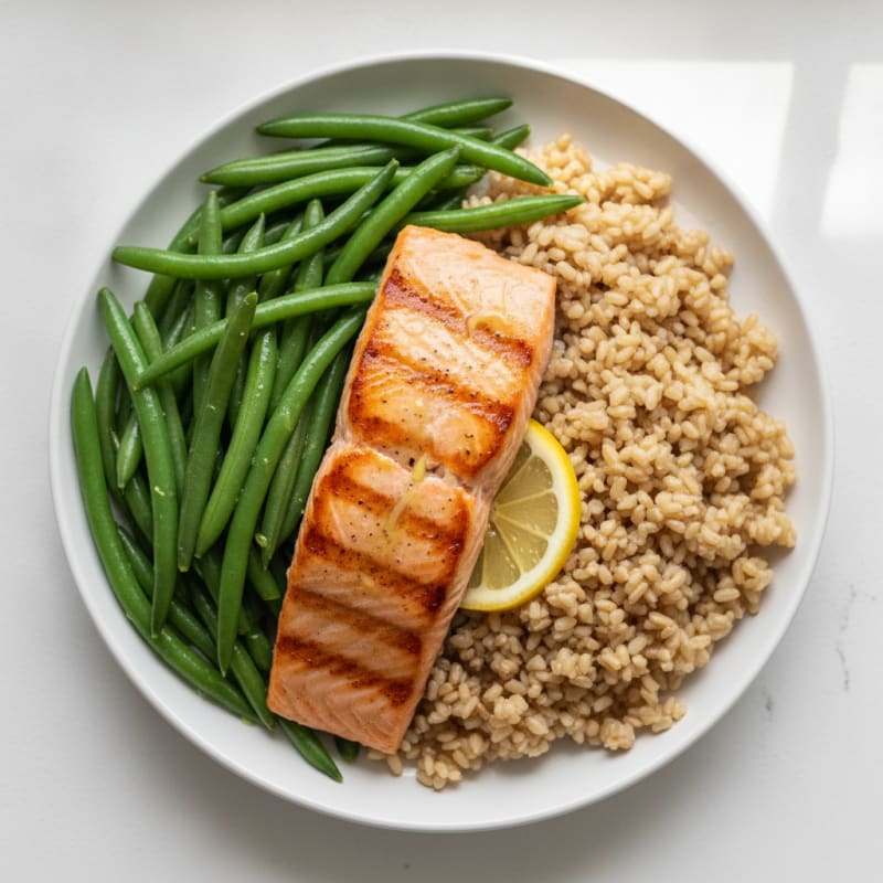 Seared Salmon with Steamed Green Beans and Brown Rice