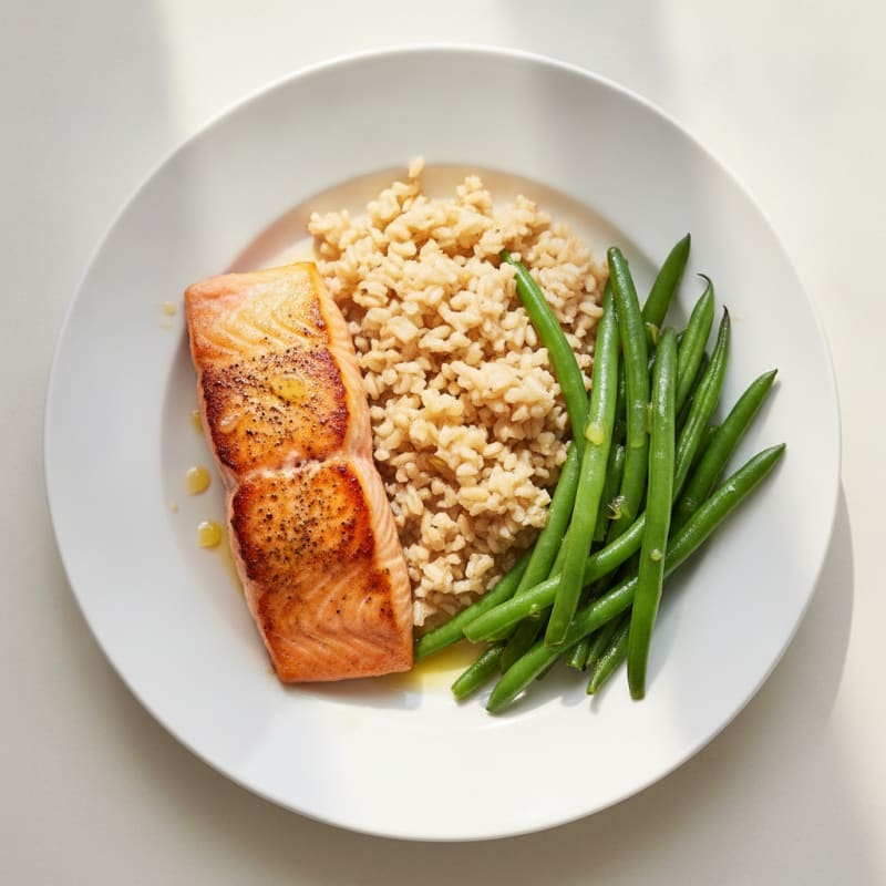 Seared Salmon Fillet with Steamed Green Beans and Brown Rice