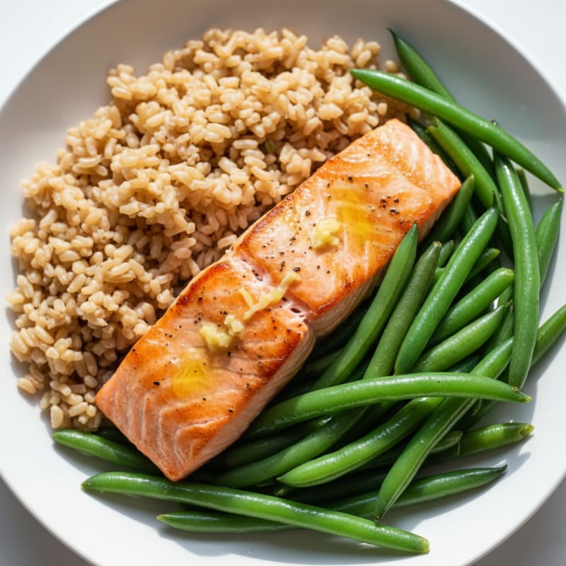 Seared Salmon with Steamed Green Beans and Brown Rice