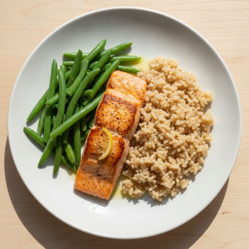 Seared Salmon with Steamed Green Beans and Brown Rice