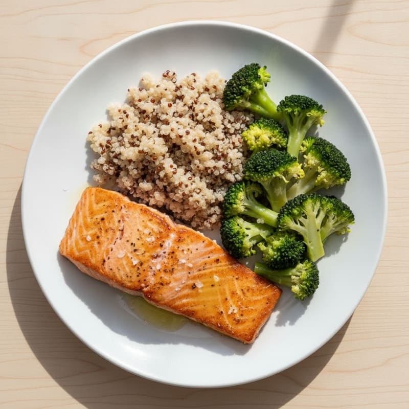 Seared Salmon Filet with Steamed Broccoli and Quinoa