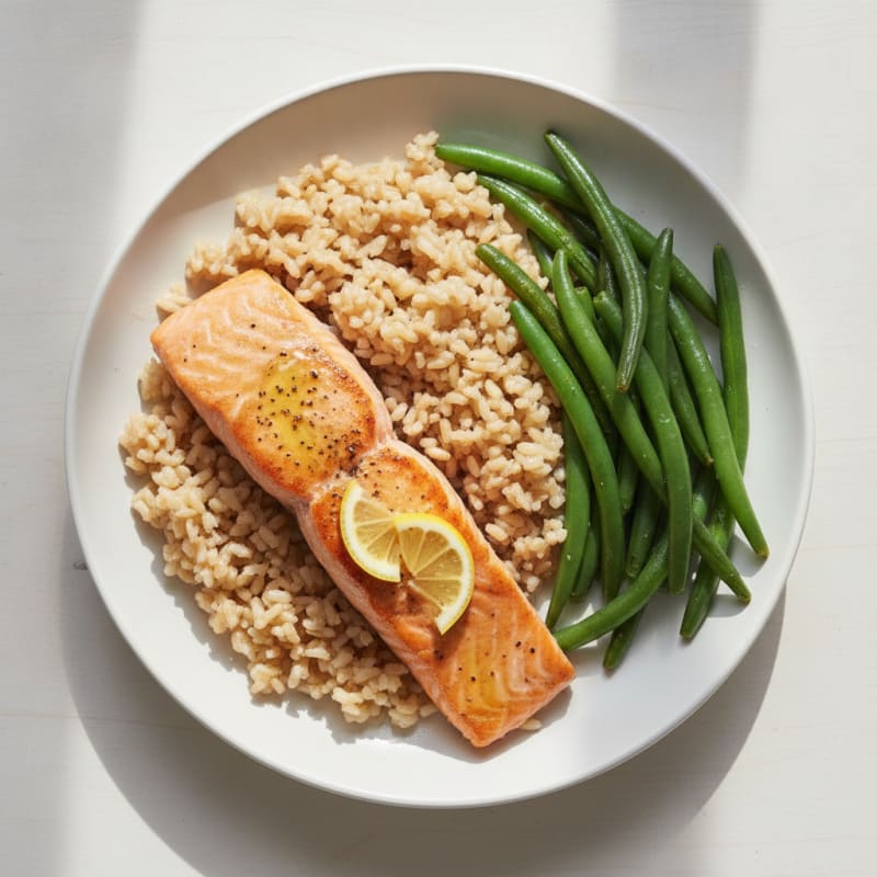 Seared Salmon with Steamed Green Beans and Brown Rice