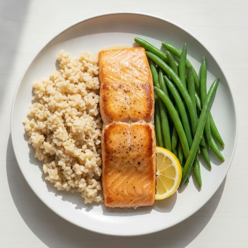 Seared Salmon with Steamed Green Beans and Brown Rice