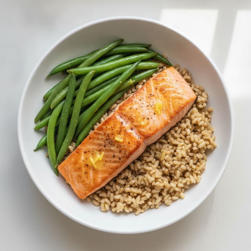 Seared Salmon Fillet with Steamed Green Beans and Brown Rice