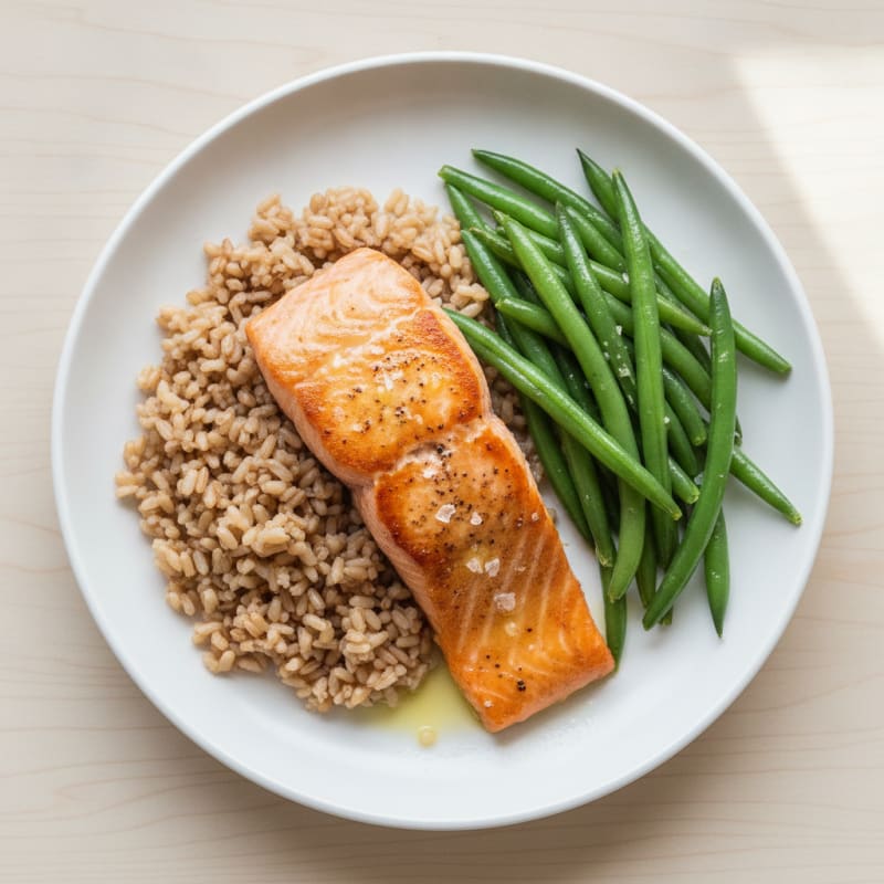 Seared Salmon Fillet with Steamed Green Beans and Brown Rice
